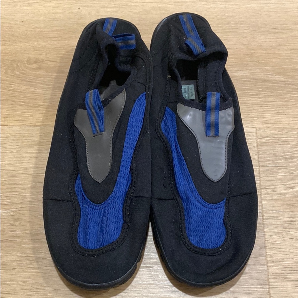 Black and Blue Slip-On Water Shoes Men’s 11